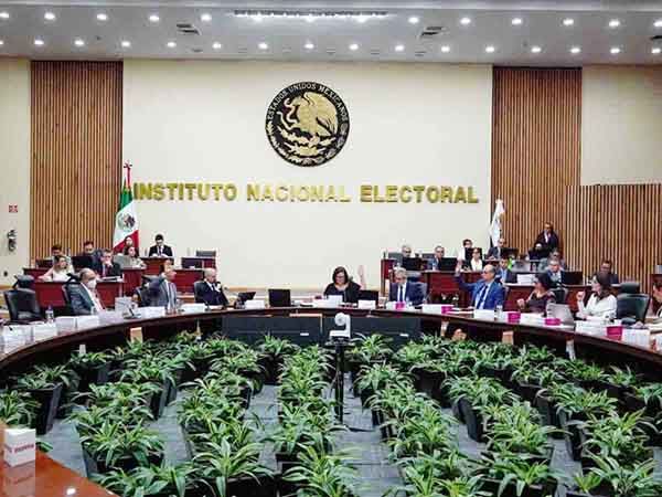 Taddei nombra a encargado de recursos financieros del INE