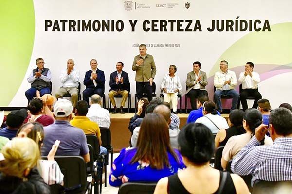 Brindan autoridades certeza jurídica a familias de Acuña