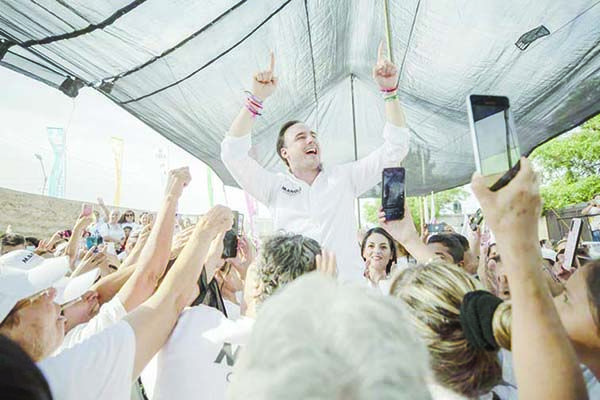Súper becas y créditos para los jóvenes: MJS