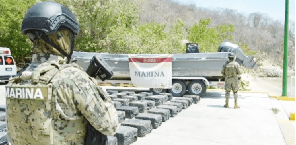 Aseguran 2 mil kilos de cocaína y 2 embarcaciones en Oaxaca