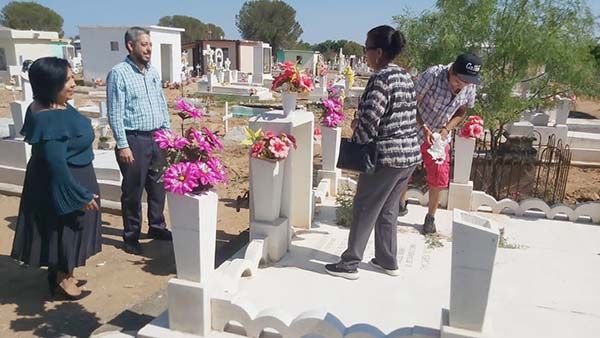 Oran por madres que reposan en la eternidad