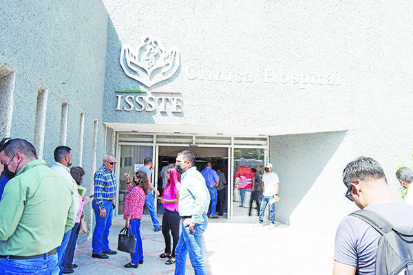 Exigen mejorar servicio de salud para maestros