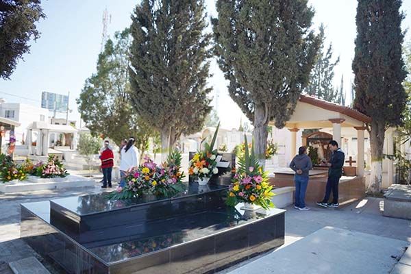 Alistan operativos en panteones de Ramos