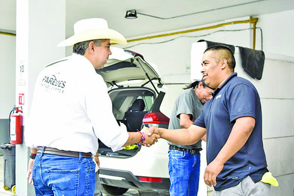 Estamos con los empresarios: AP