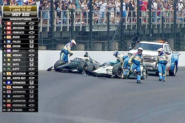 Choca Pato O’Ward a 8 giros del final de la Indy 500