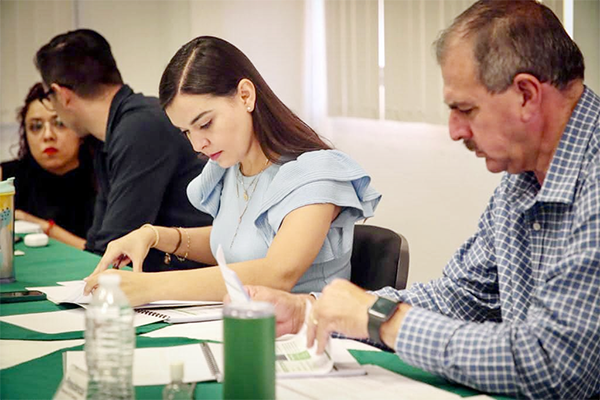 Realizan sesión para evaluar adopciones