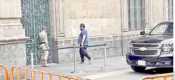 José Ramón y «Andy», hijos de AMLO, visitan Palacio Nacional