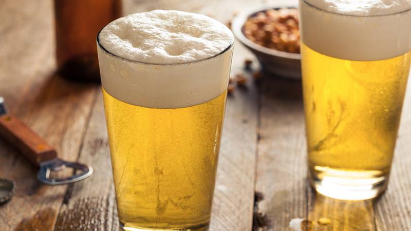 ¿Es reciclada? Crean cerveza artesanal con aguas de duchas y lavanderías en EU