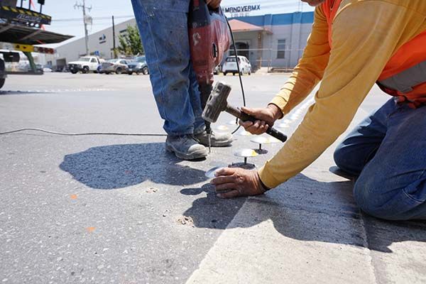 Instalan en bulevar reductores viales