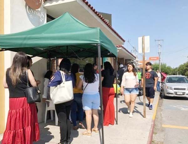 Abarrotan restaurantes para celebrar a mamás