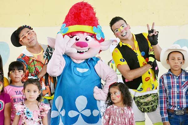 Festejan a niños de San Antonio de la Cascada