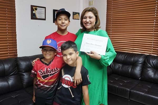 Apoya Alcaldesa a la Educación y al Deporte