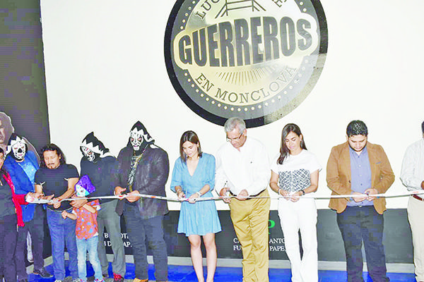 Inauguran exposición de lucha libre