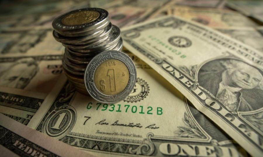 Peso ‘lucha’ por ganarle la semana al dólar: se cotiza en 17.68 unidades