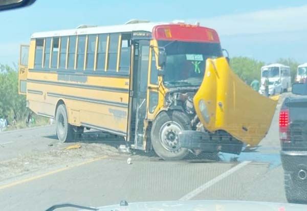 Muere uno en accidente; hay estudiantes lesionados