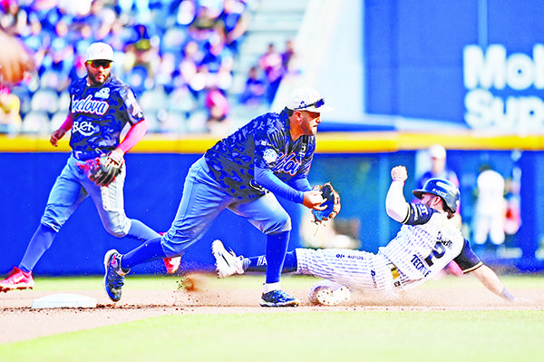 Dividen Sultanes y Acereros