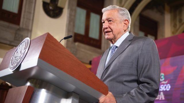 Comisión del Congreso de Perú declara persona non grata a AMLO; pleno lo votará