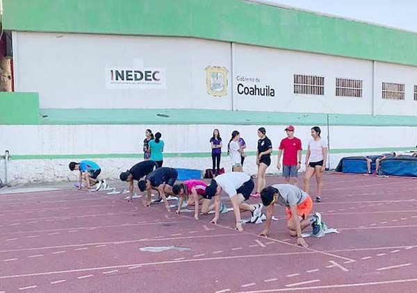 Equipo de atletismo va a macro regional