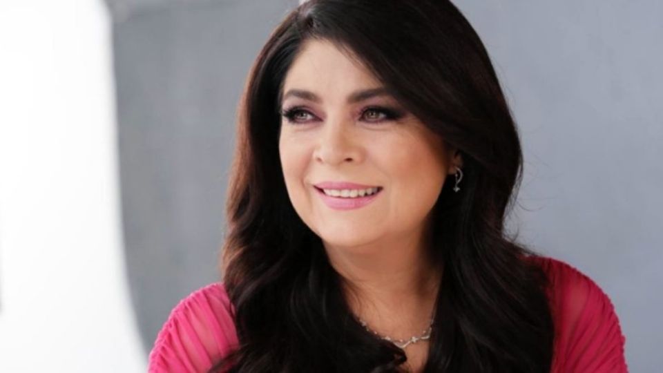Victoria Ruffo cumple 61 años: su transformación en 5 fotos, de reina de telenovelas a primera dama