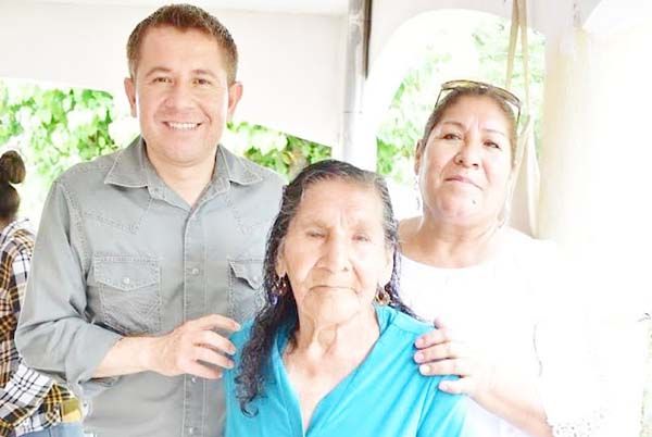 Festejan hoy el Día de las Madres