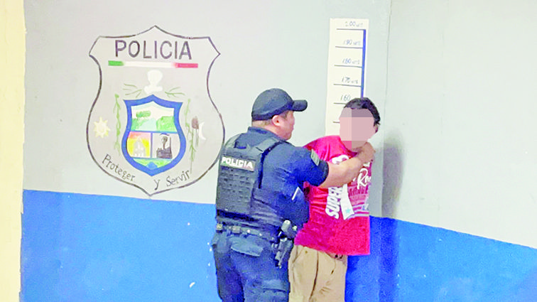 Detienen a conductor ebrio e impertinente