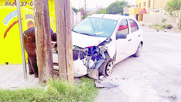 Pega y huye auto foráneo
