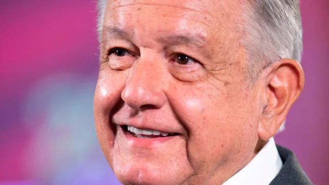 Congreso de Perú declara persona ‘non grata’ a López Obrador