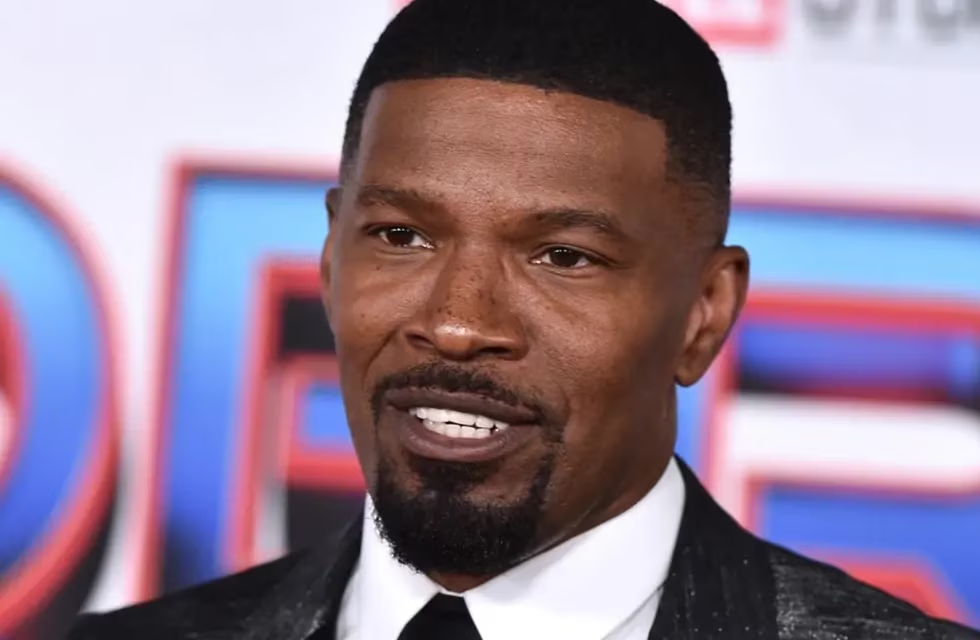 Hija de Jamie Foxx aclara que su padre ya no se encuentra en el hospital desde hace varias semanas