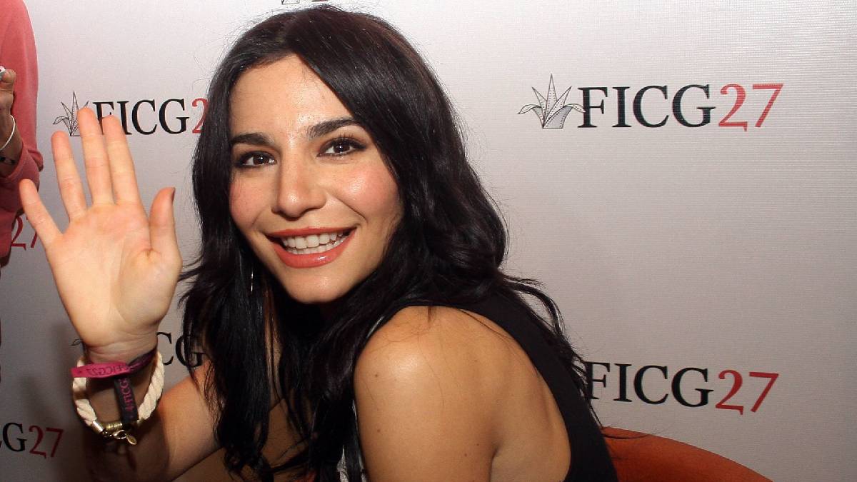 VIDEO. Martha Higareda tiene corrido bélico cantado por Peso Pluma ‘pirata’