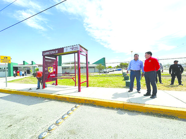Dona Piña parabús a CONALEP Frontera