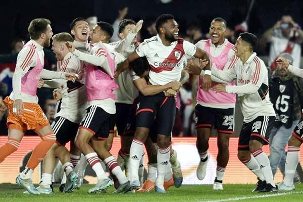 Supera River a Boca con polémico cierre