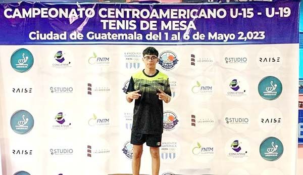 Gana coahuilense campeonato en Tenis de Mesa