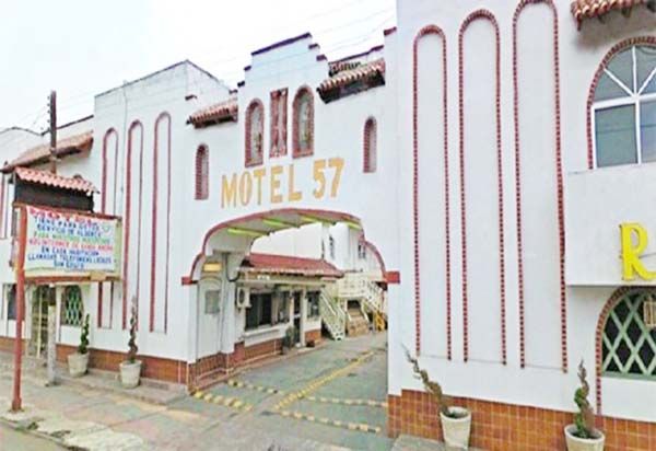 Roba sexoservidora 2mil dólares a cliente