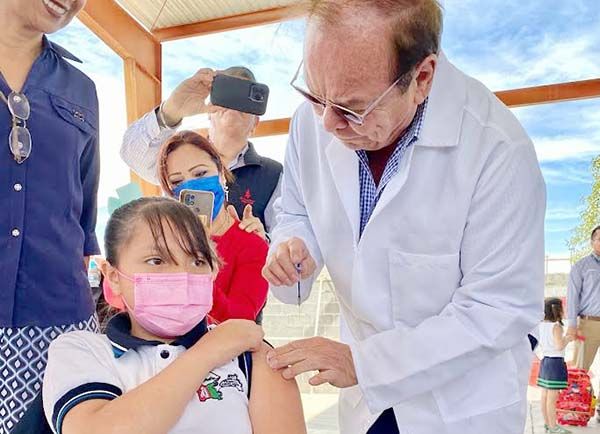 Vacunan contra VPH a niñas coahuilenses