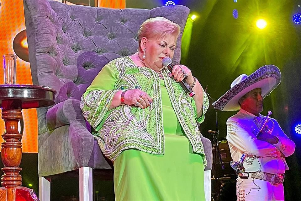 Paquita la del Barrio hace «la última parada» en el Auditorio Nacional sentada, con humor y alegría