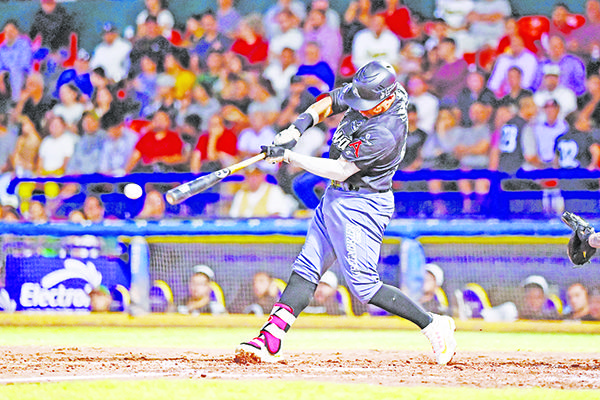 Por paliza Acereros gana serie