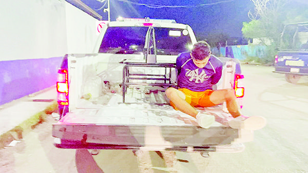 Se roba 24 cervezas para mitigar el calor