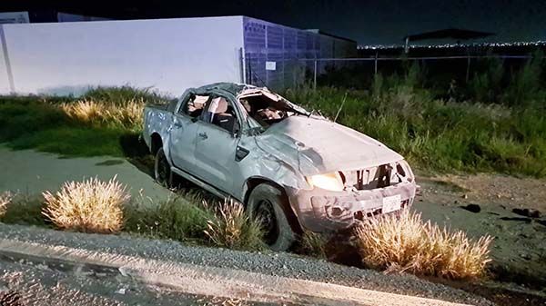 Accidente involucra camioneta robada