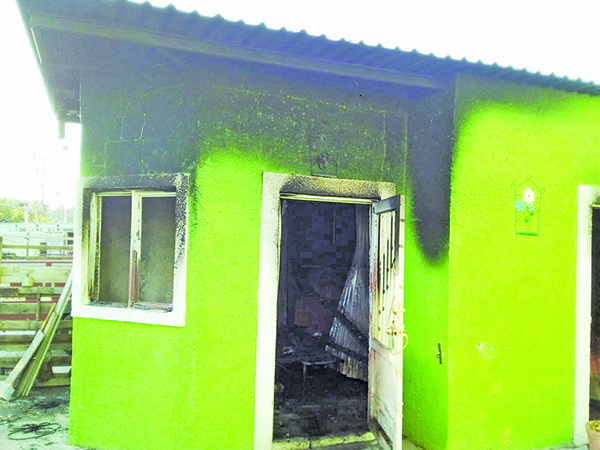 Hogar en llamas en popular sector