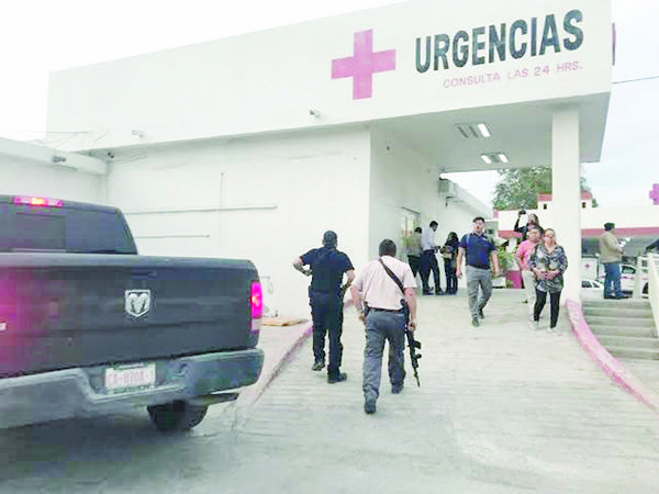 Ataca mujer con navaja a abogado