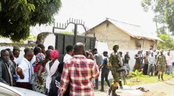 Deja ataque en Uganda 41 muertos en escuela
