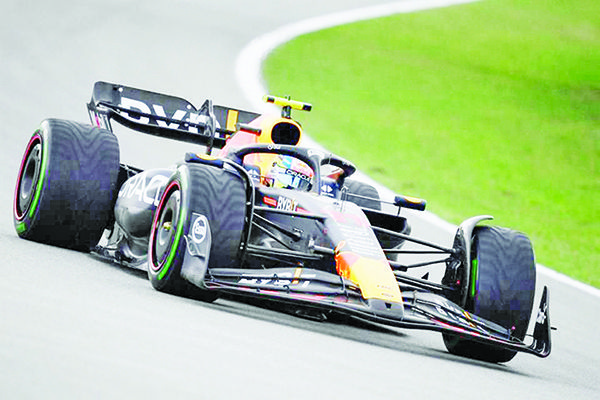 Checo Pérez saldrá 11 en España; pole para Verstappen