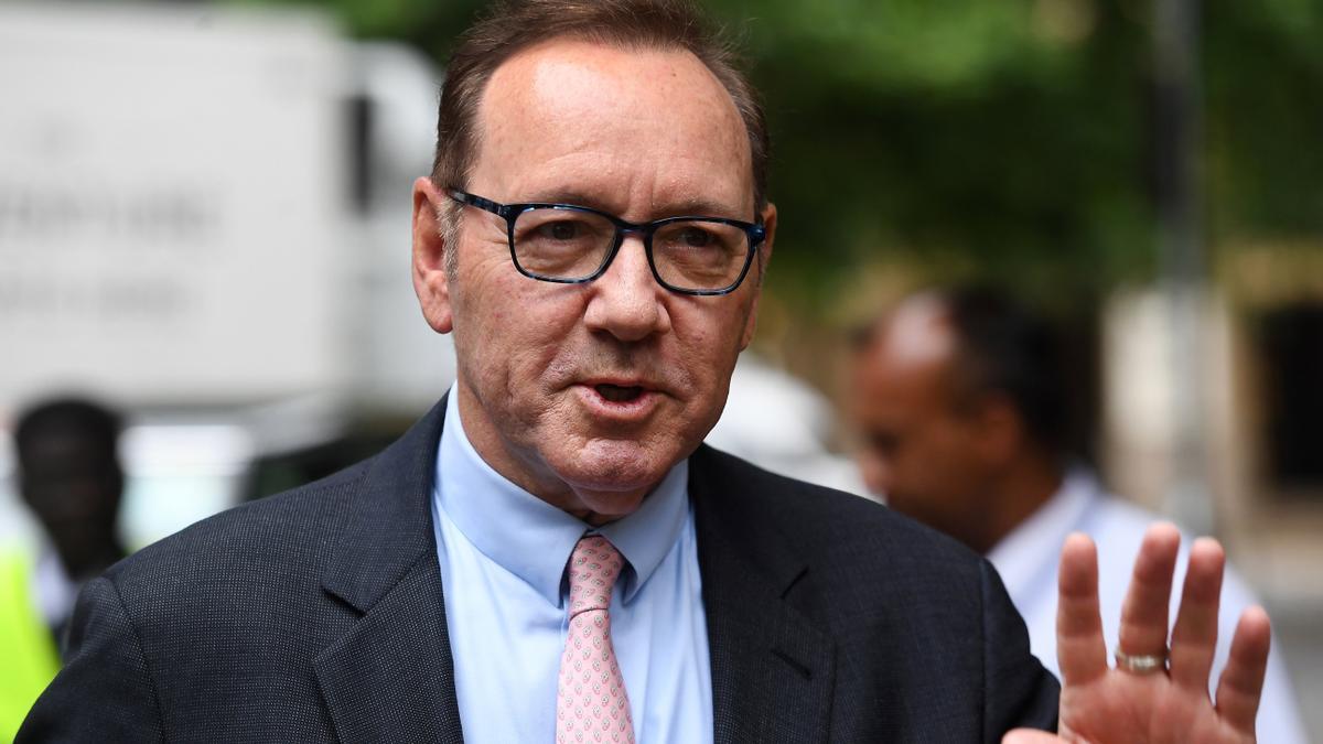 Kevin Spacey enfrenta posible cadena perpetua en juicio por acusaciones de agresión sexual