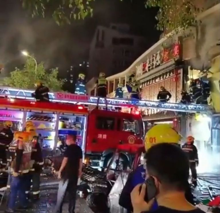 VIDEO: mueren 31 por fuerte explosión dentro de un restaurante en China