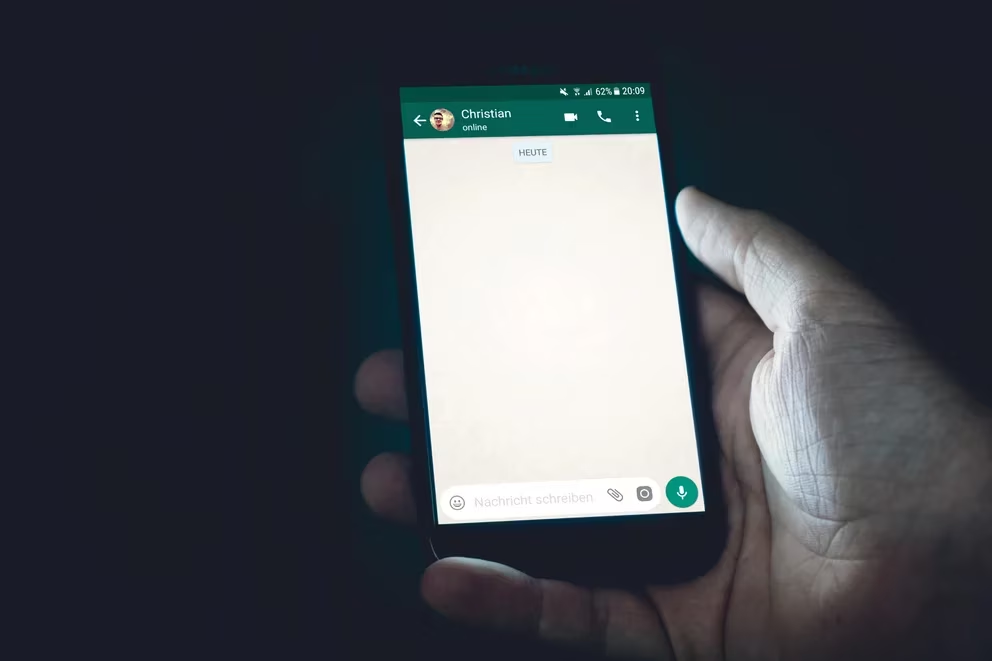 Cómo pasar chats de WhatsApp de un celular a otro sin usar Google