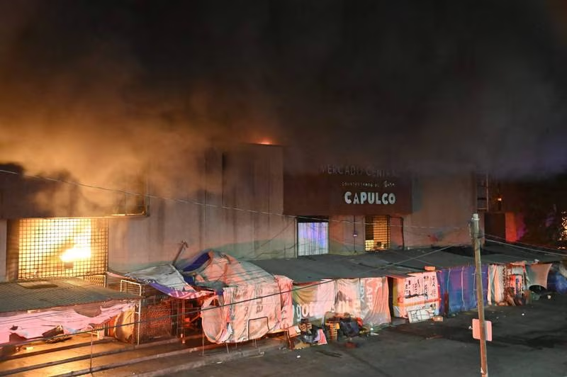 Acapulco ‘arde’: Incendio en Mercado Central arrasa con 570 locales comerciales