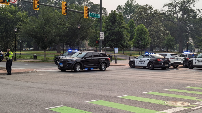 Reportan un tiroteo fuera de la ceremonia de graduación de una escuela en Richmond, Virginia