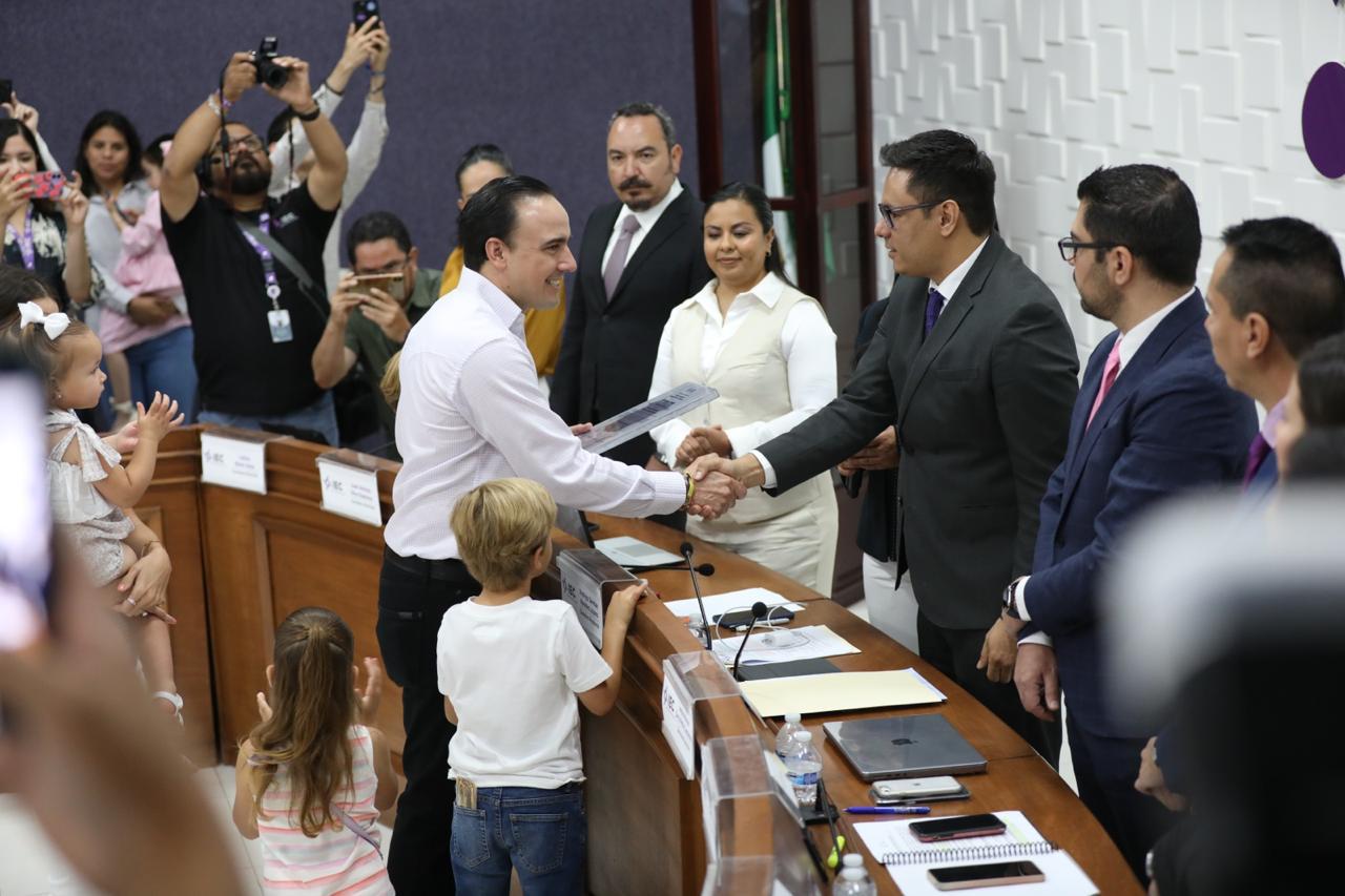 ES MANOLO JIMÉNEZGOBERNADOR ELECTO