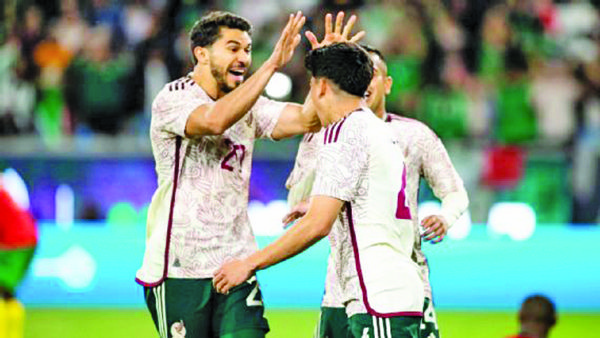 México rescata el empate ante Camerún en la recta final