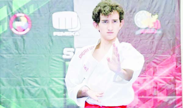 Monclovense gana oro en Nacional de karate